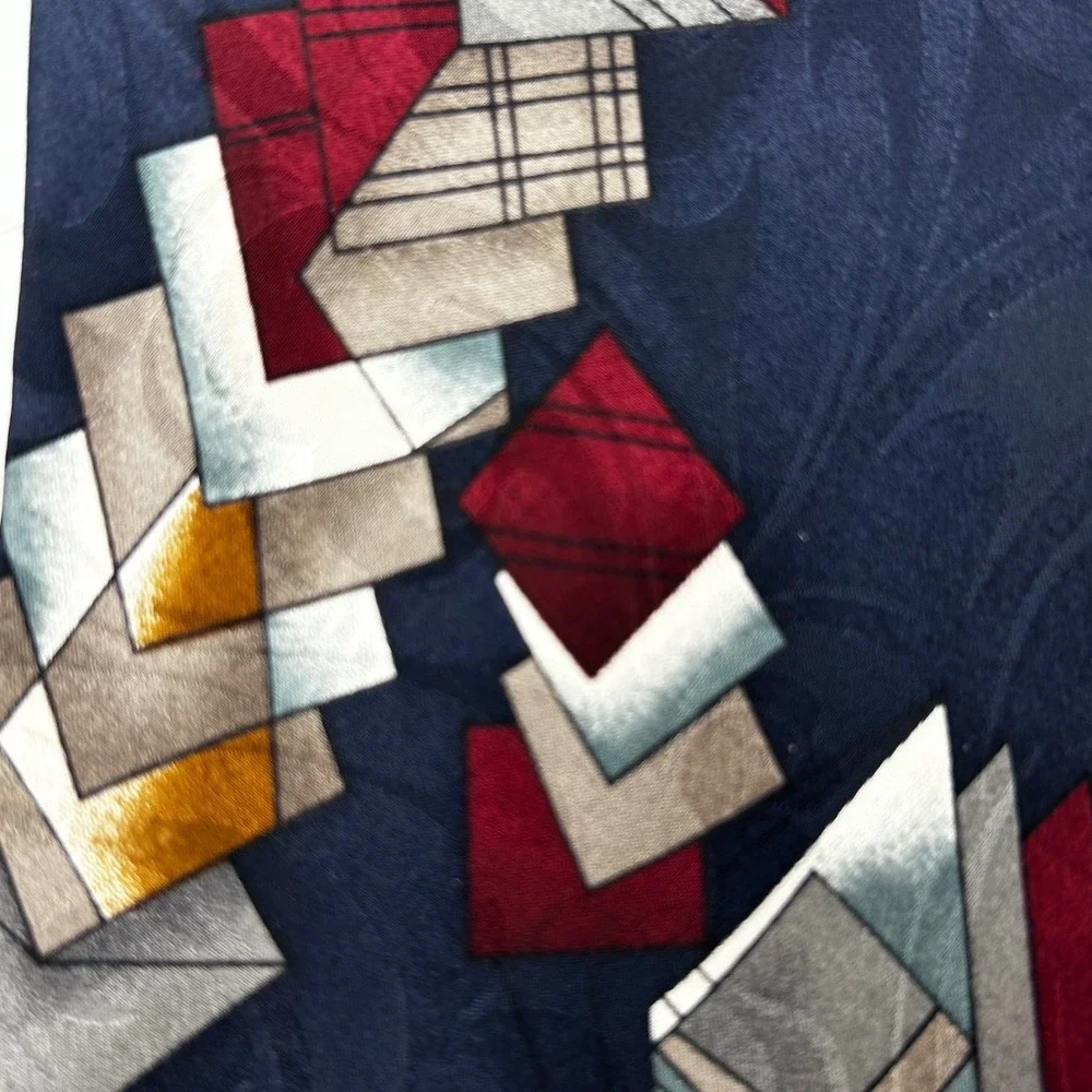 Signature Collection Necktie Navy Blue Mens Geometric Abstract Silk EUC 4